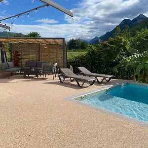 https://gite-lo-bleue.hotels-rhonealpes.com